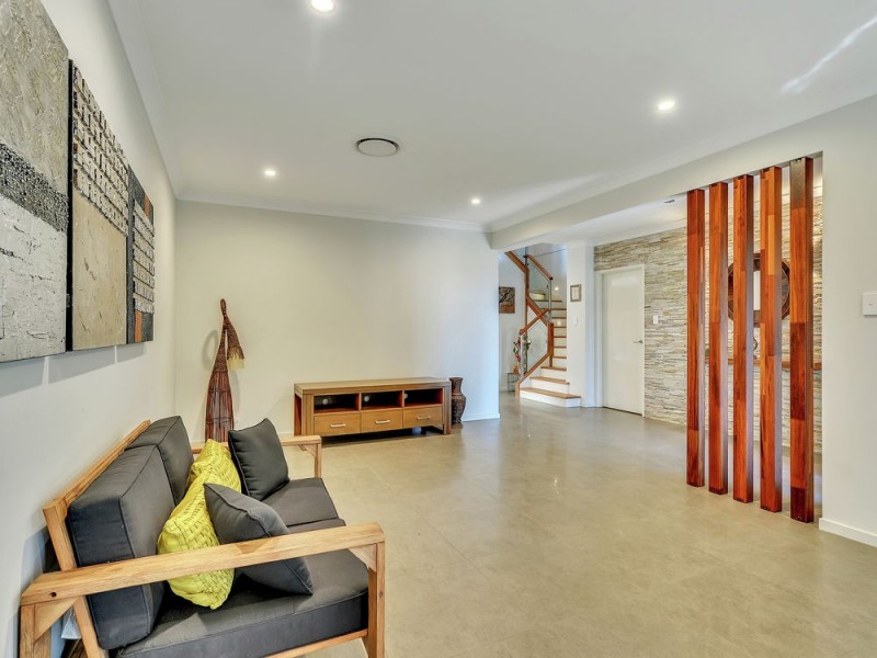 19 Plateau Place, Rochedale QLD 4123