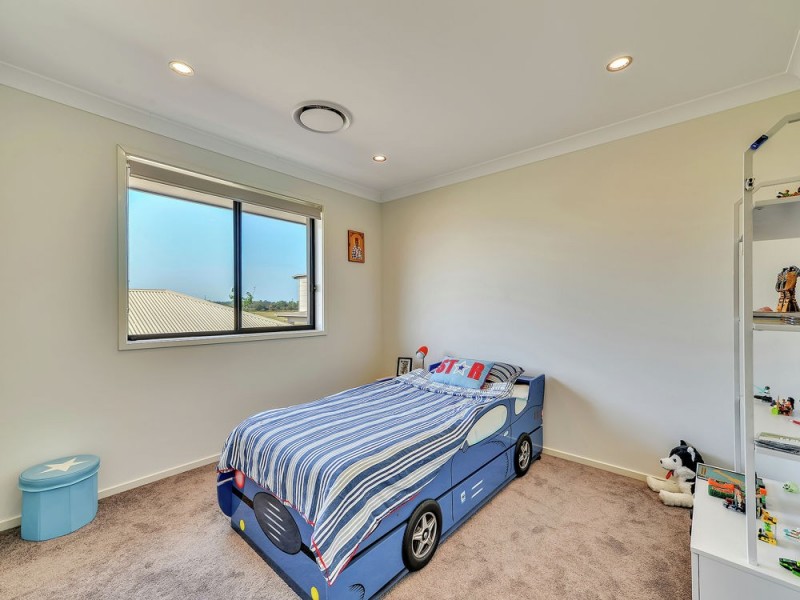 19 Plateau Place, Rochedale QLD 4123