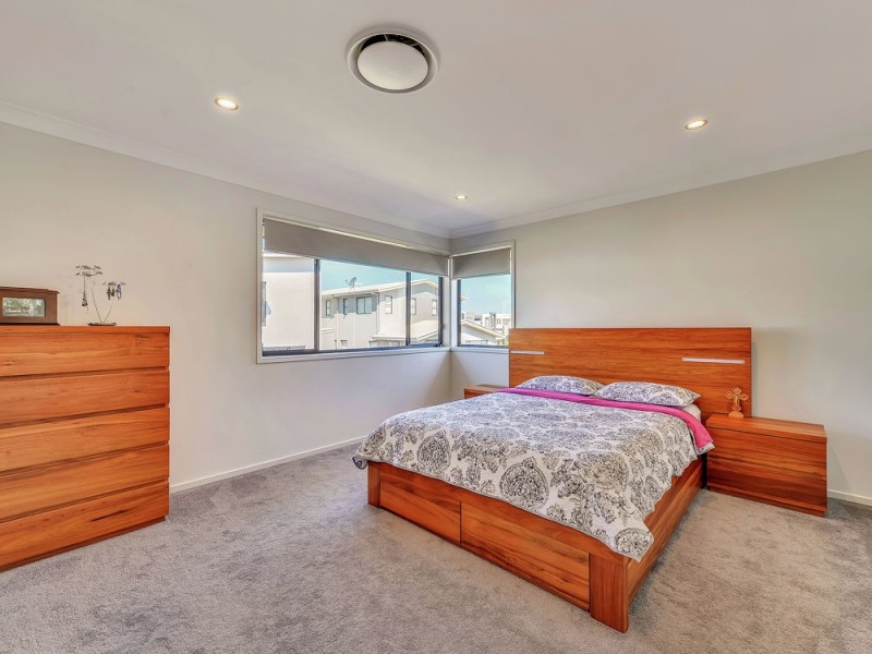 19 Plateau Place, Rochedale QLD 4123