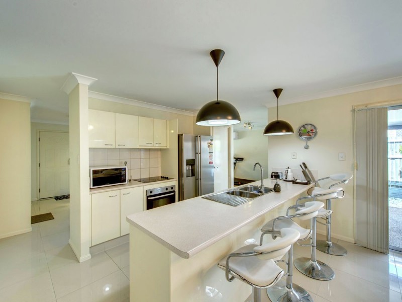 21 Naracoorte Place, Parkinson QLD 4115