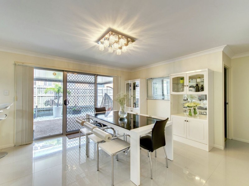 21 Naracoorte Place, Parkinson QLD 4115