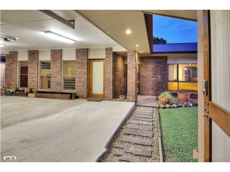 3 Pineneedle Place, Sunnybank Hills QLD 4109