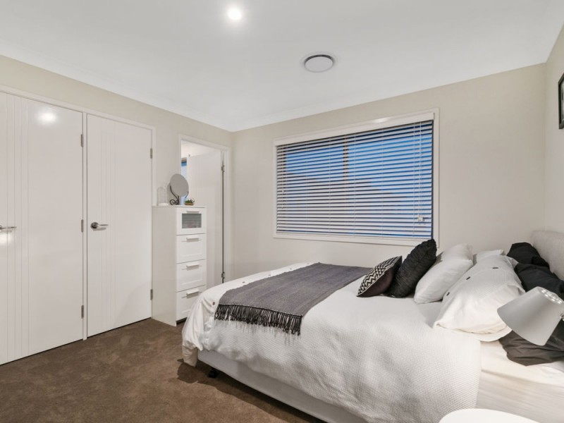 18 Zenith Street, Rochedale QLD 4123