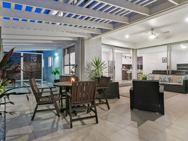 18 Zenith Street, Rochedale QLD 4123