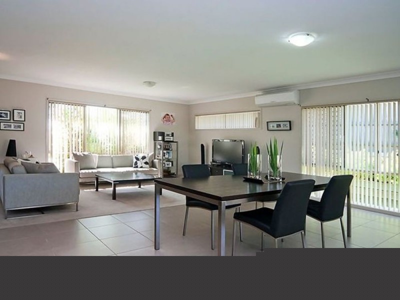 70 Larapinta Circuit, Calamvale QLD 4116