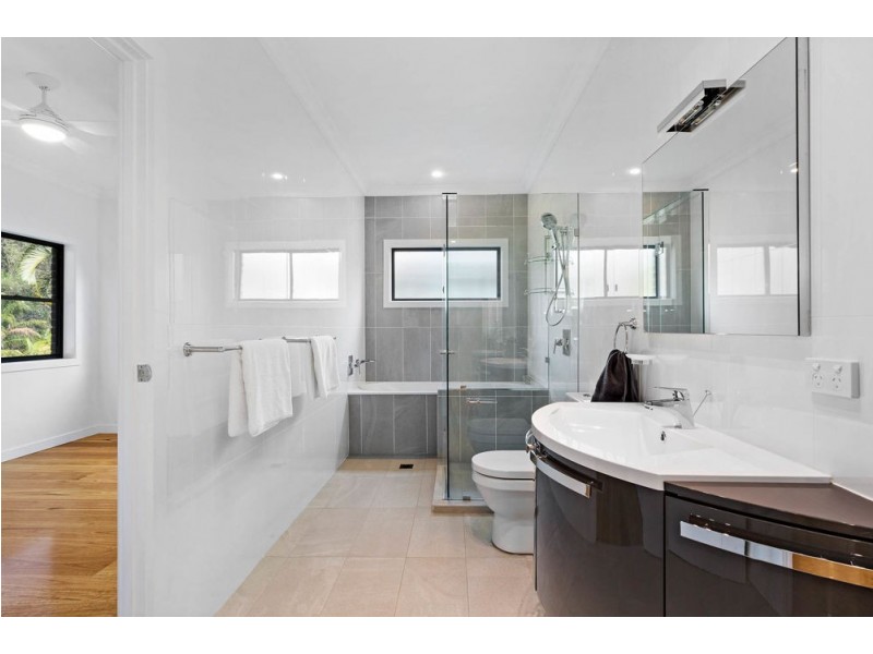 5 Ferol Street, Coorparoo QLD 4151