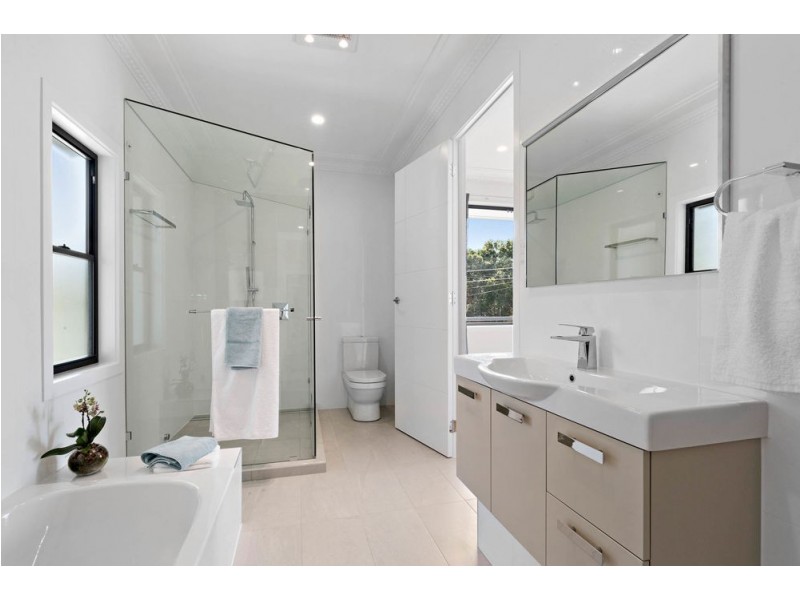 5 Ferol Street, Coorparoo QLD 4151