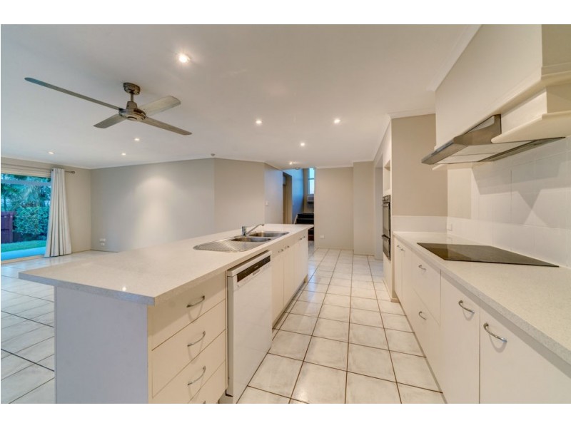 3 Warranilla Street, Parkinson QLD 4115