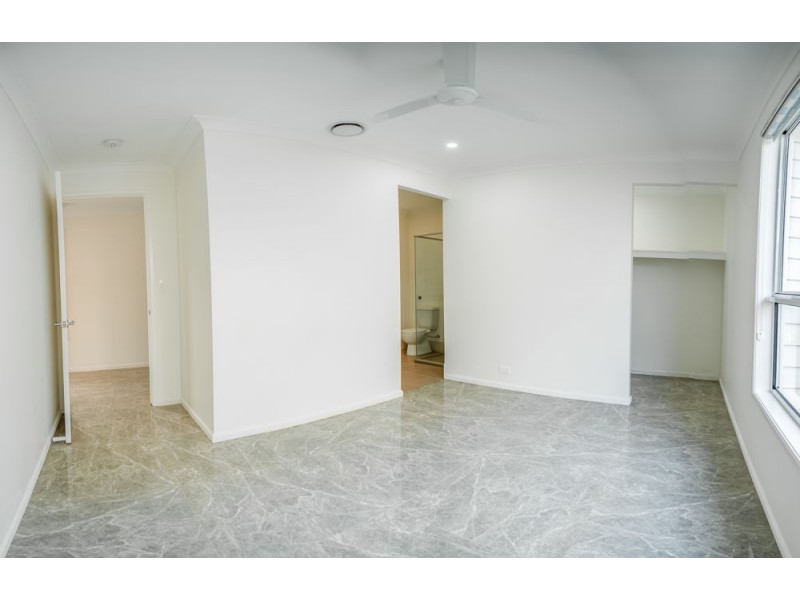 8 Paragon Street, Rochedale QLD 4123