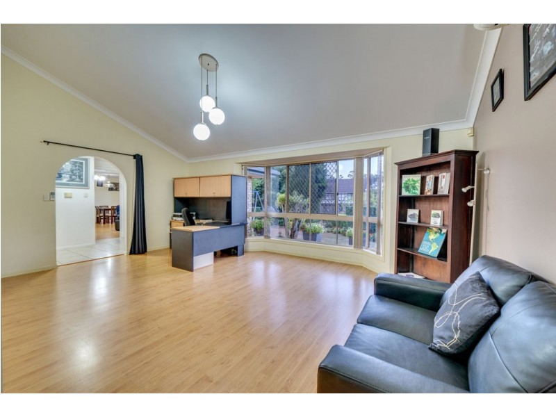 5 St Clair Close, Parkinson QLD 4115