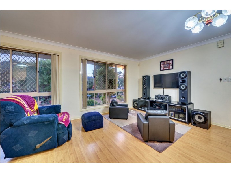 5 St Clair Close, Parkinson QLD 4115