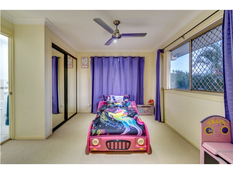 5 St Clair Close, Parkinson QLD 4115