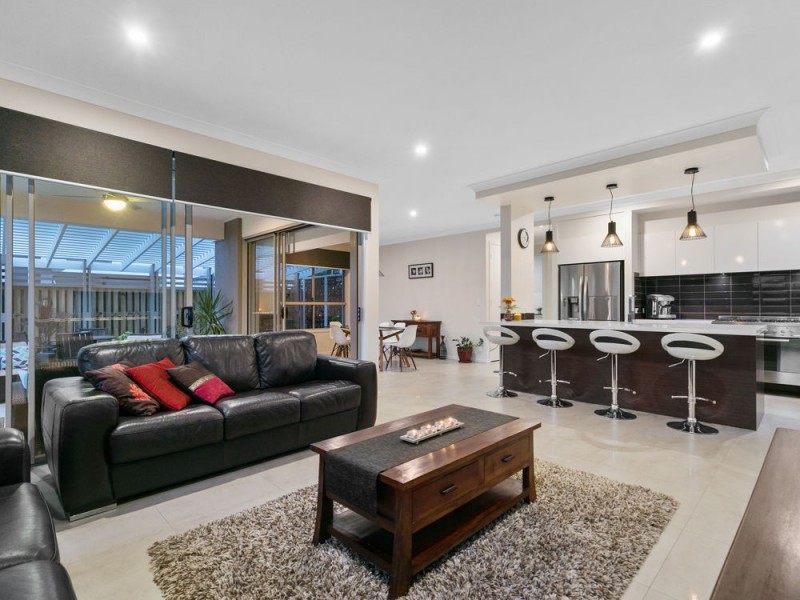 18 Zenith Street, Rochedale QLD 4123