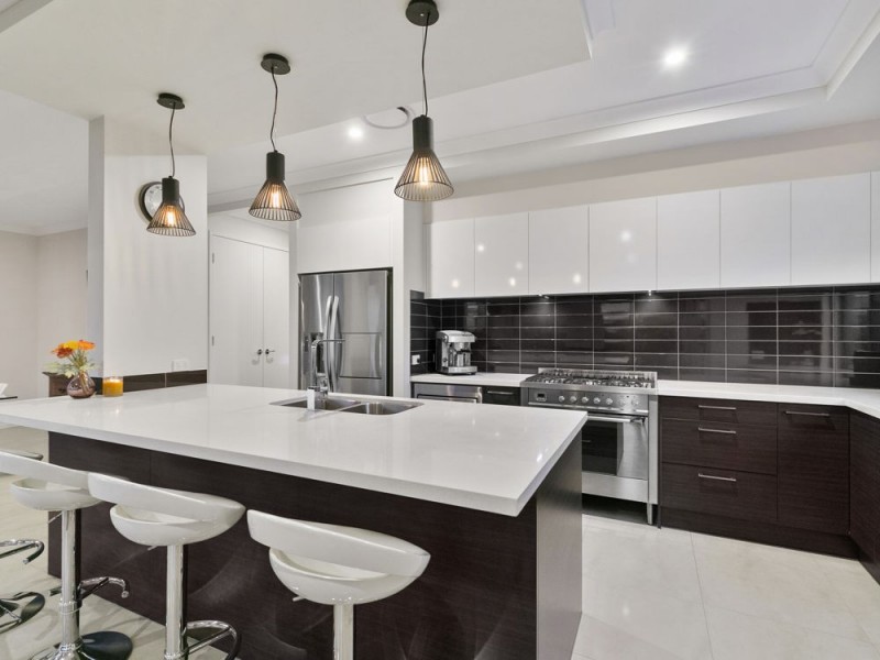 18 Zenith Street, Rochedale QLD 4123