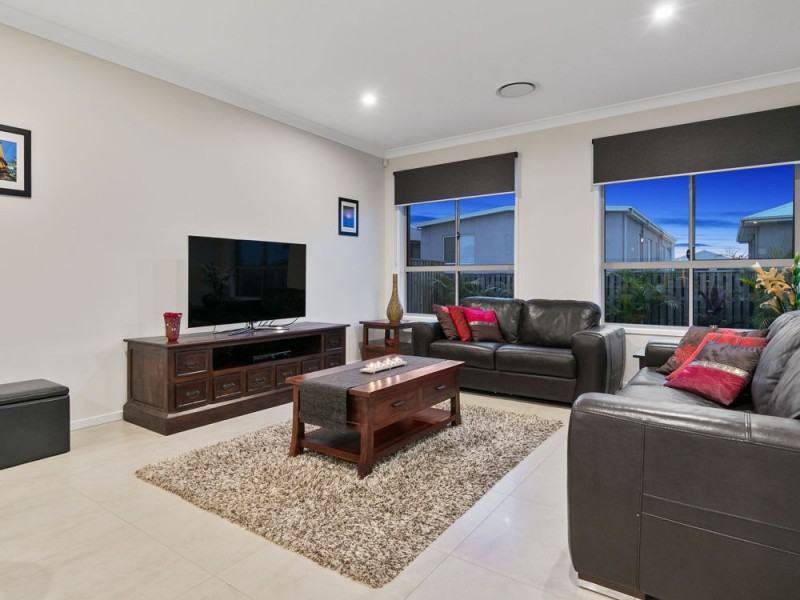 18 Zenith Street, Rochedale QLD 4123