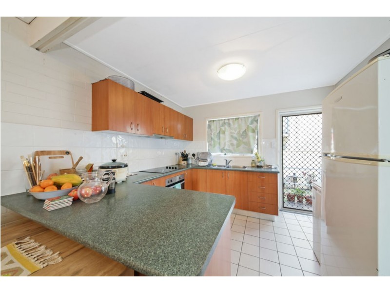 109 Prince Edward Parade, Scarborough QLD 4020