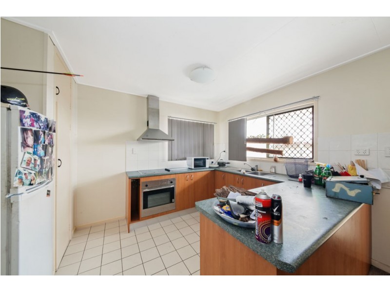 109 Prince Edward Parade, Scarborough QLD 4020