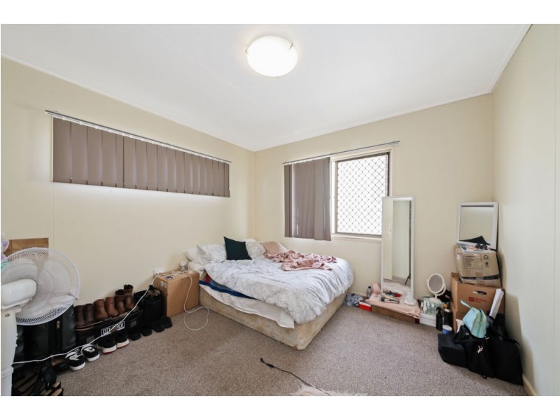 109 Prince Edward Parade, Scarborough QLD 4020