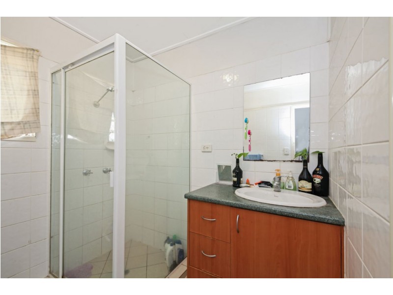 109 Prince Edward Parade, Scarborough QLD 4020