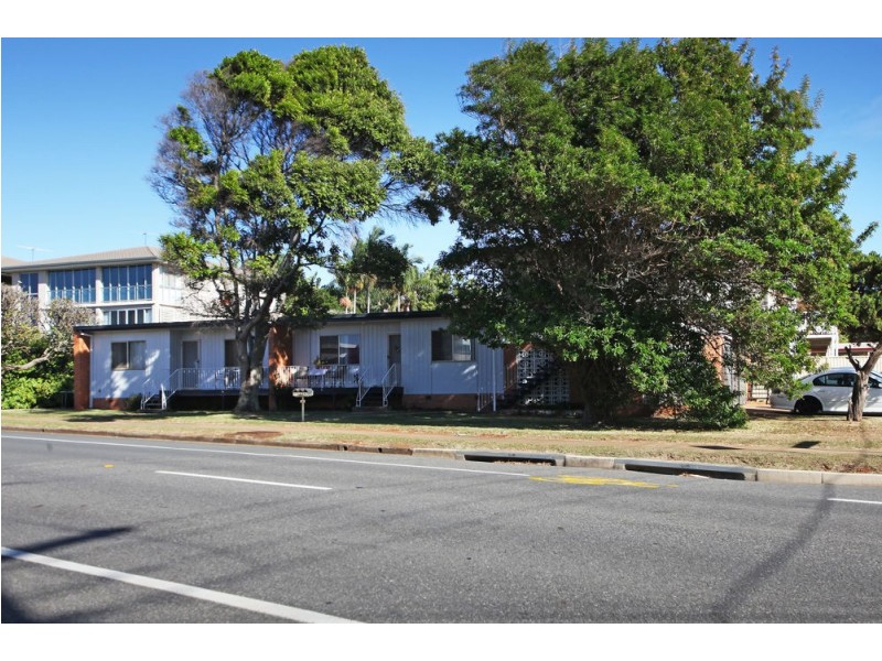 109 Prince Edward Parade, Scarborough QLD 4020