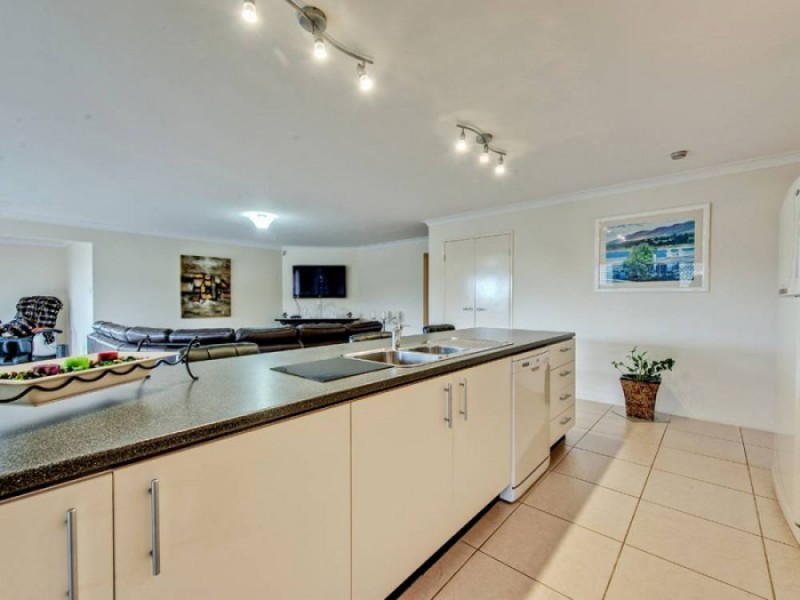 111 Herses Road, Eagleby QLD 4207