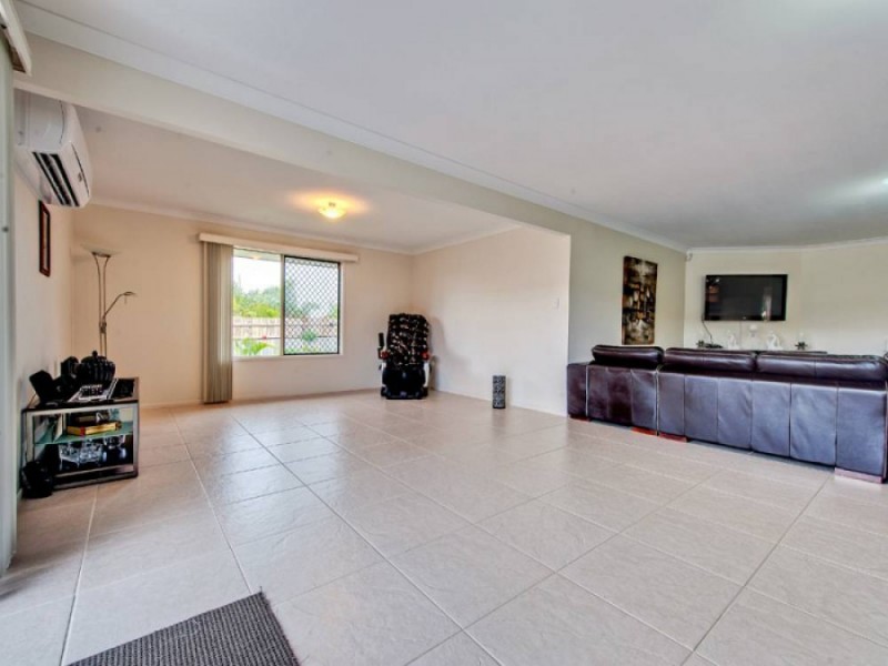 111 Herses Road, Eagleby QLD 4207