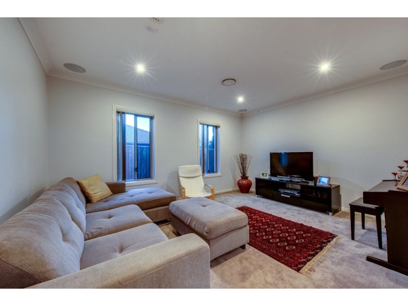 43 Condamine Drive, Sinnamon Park QLD 4073