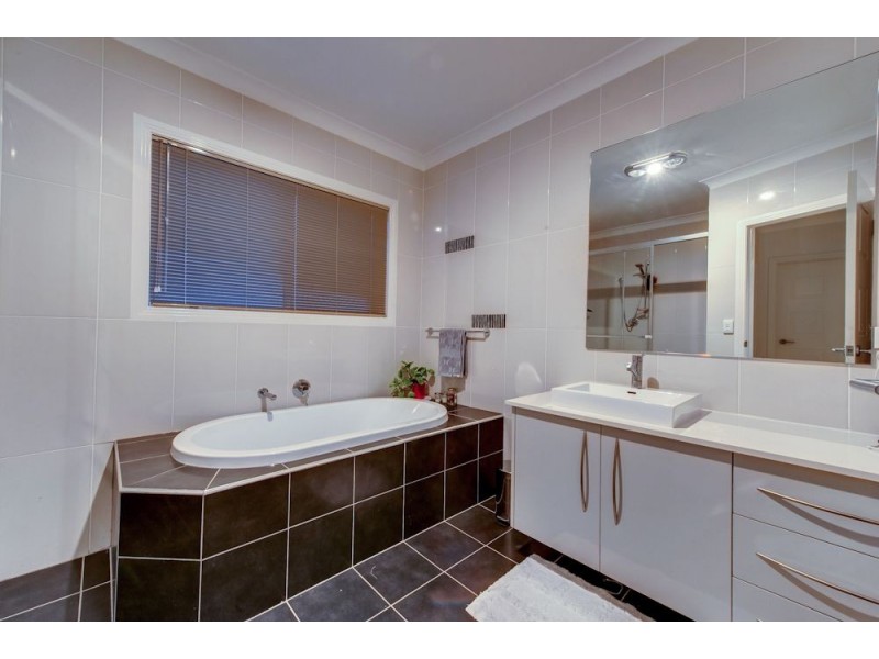 43 Condamine Drive, Sinnamon Park QLD 4073