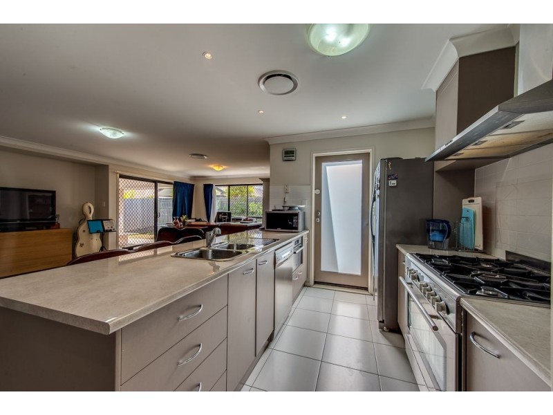 18 Cottonwood Crescent, Springfield Lakes QLD 4300