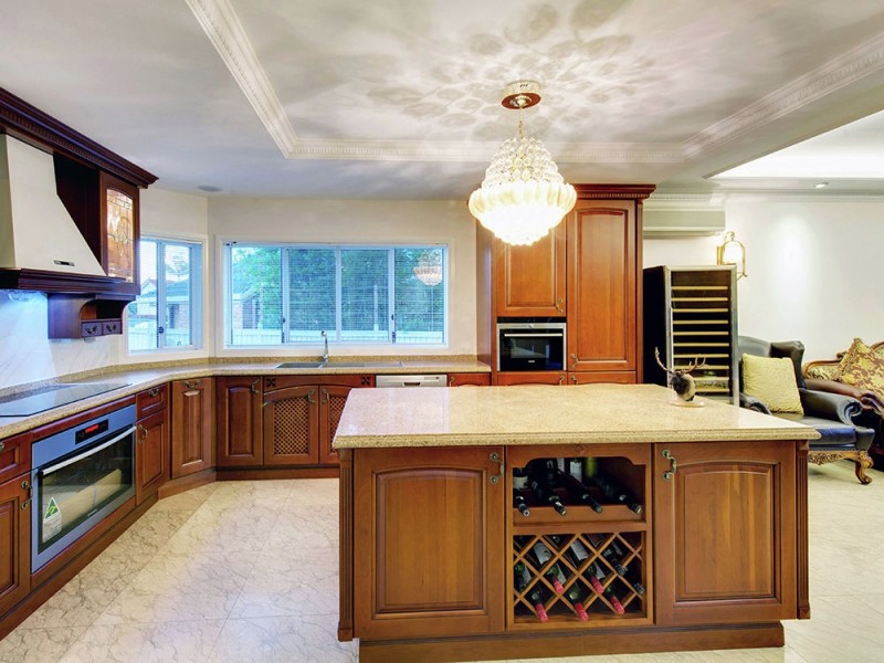 28 Holborn Crescent, Carindale QLD 4152