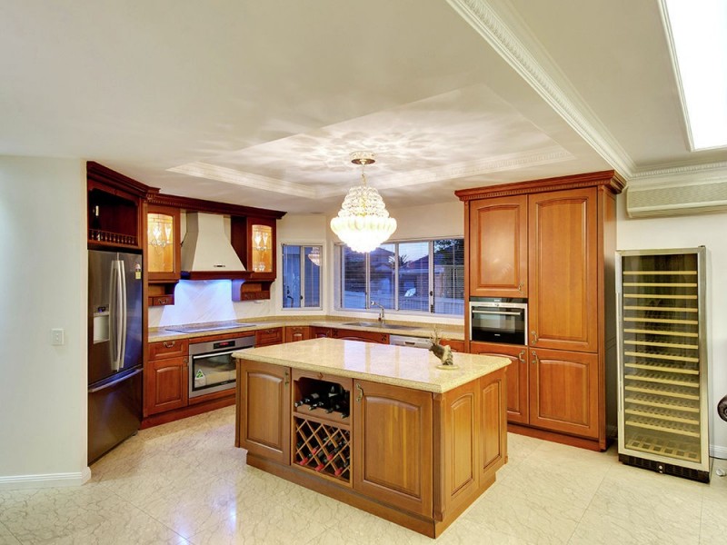 28 Holborn Crescent, Carindale QLD 4152