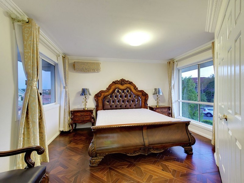 28 Holborn Crescent, Carindale QLD 4152