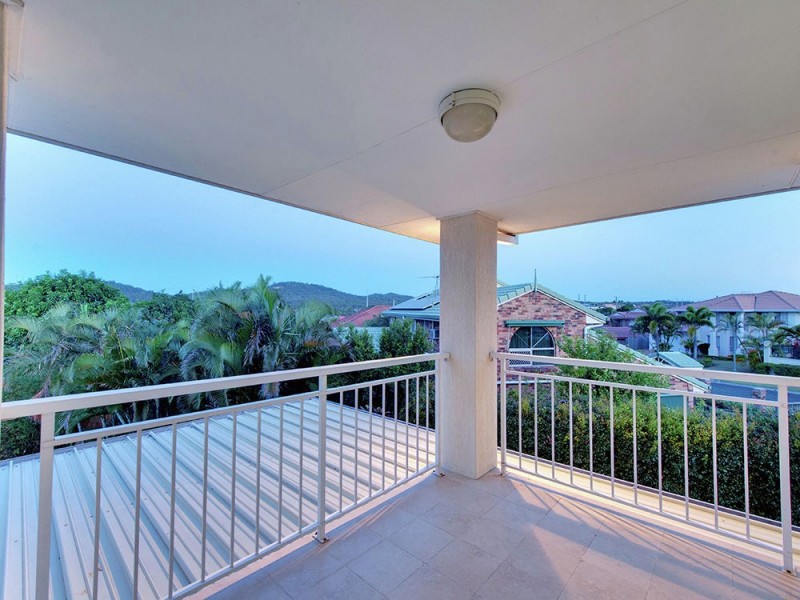 28 Holborn Crescent, Carindale QLD 4152