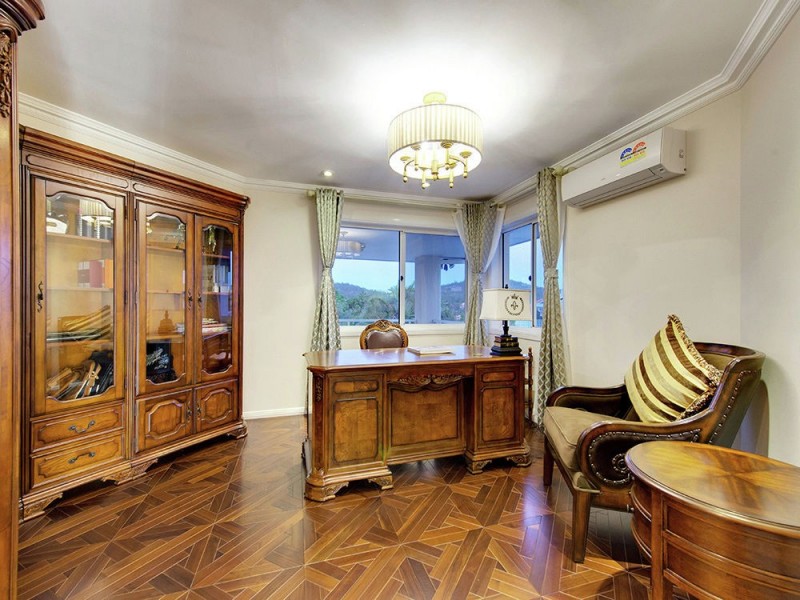 28 Holborn Crescent, Carindale QLD 4152