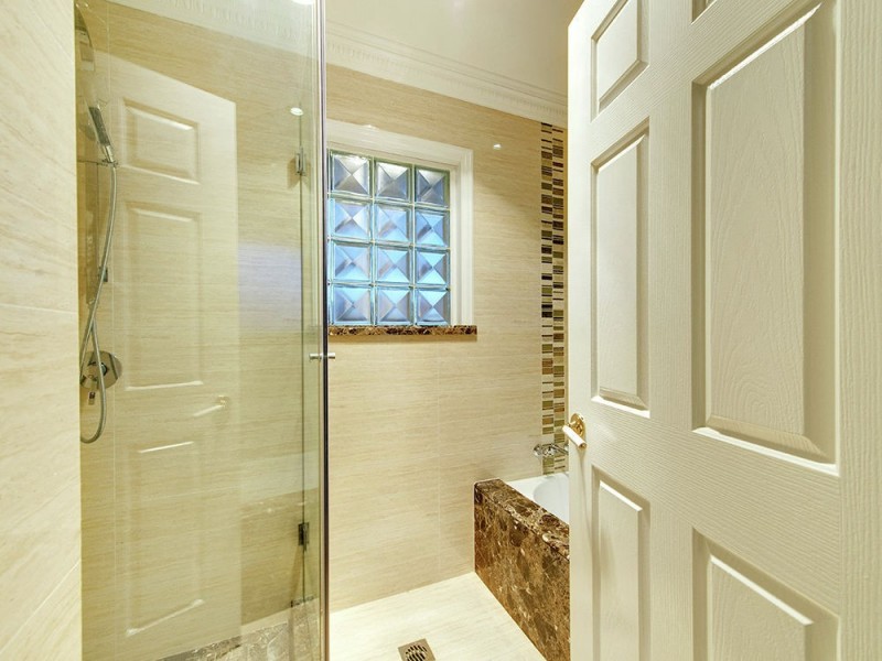 28 Holborn Crescent, Carindale QLD 4152