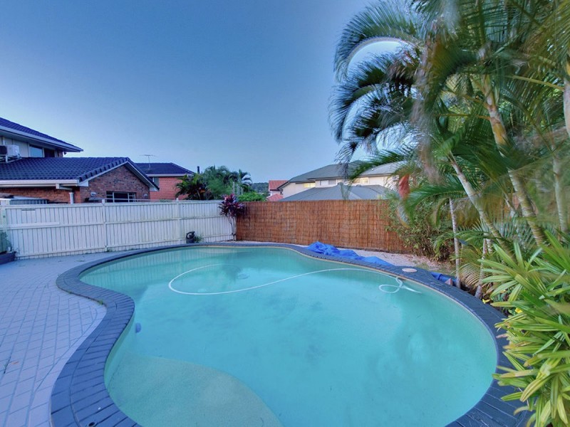 28 Holborn Crescent, Carindale QLD 4152