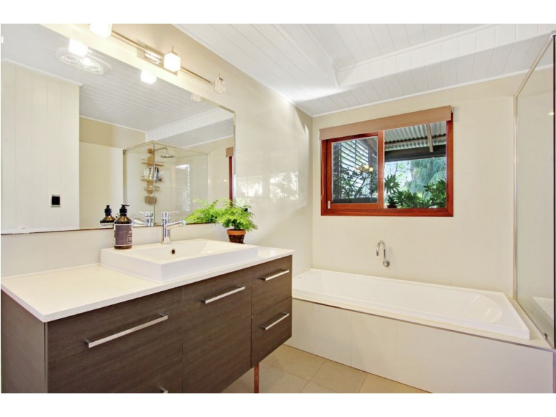 68 Coopers Camp Road, Bardon QLD 4065