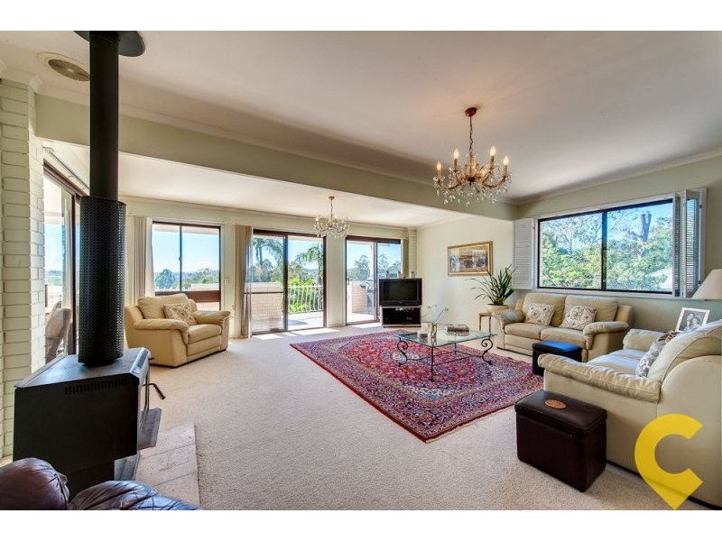 4 Macquarie Court, Mount Ommaney QLD 4074