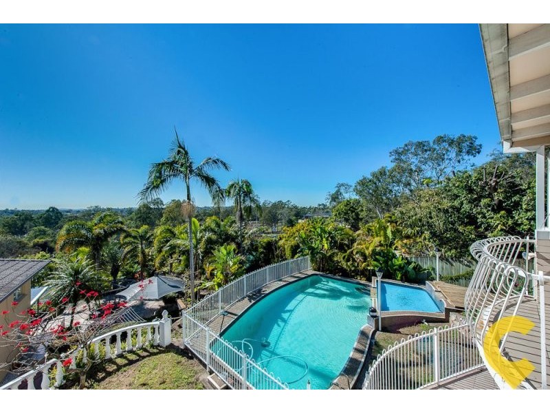 4 Macquarie Court, Mount Ommaney QLD 4074
