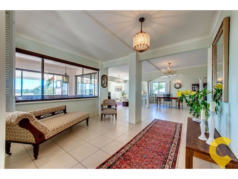 4 Macquarie Court, Mount Ommaney QLD 4074