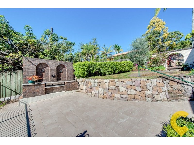 4 Macquarie Court, Mount Ommaney QLD 4074