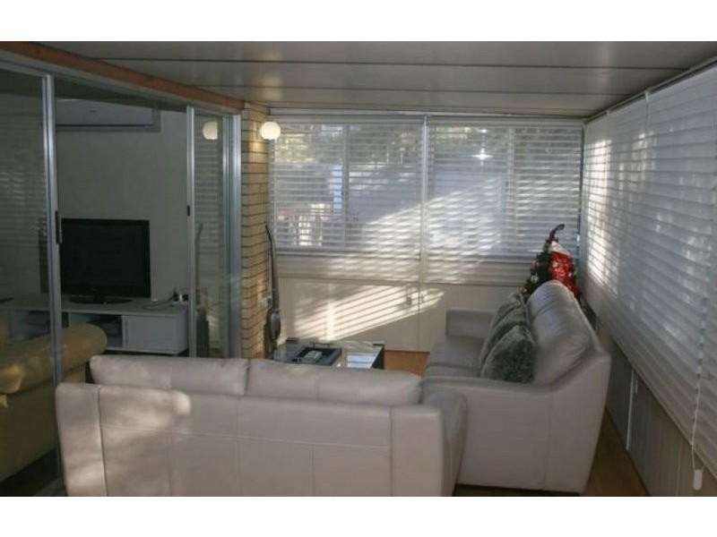 15 Kenhaven Street, Kenmore QLD 4069