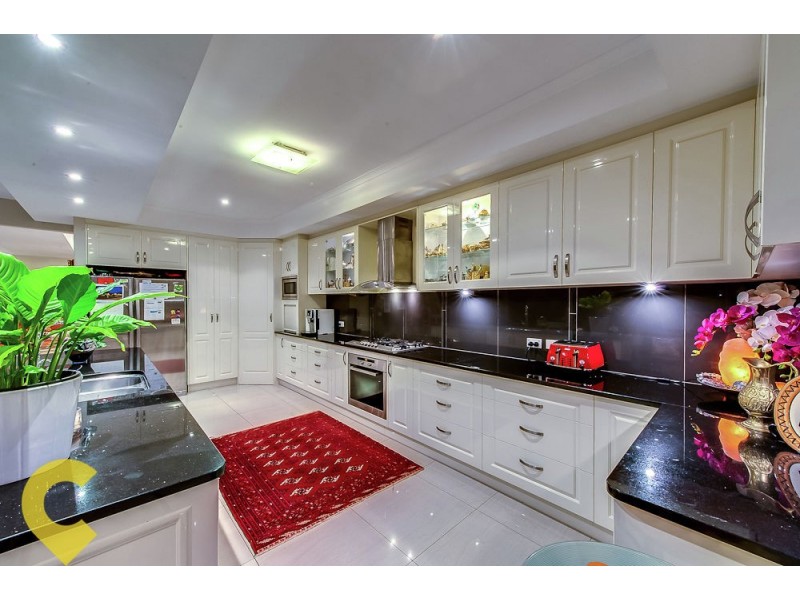 17 Crompton Street, Kenmore Hills QLD 4069
