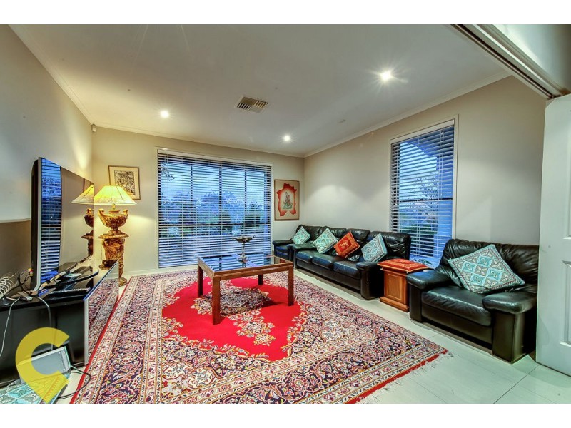 17 Crompton Street, Kenmore Hills QLD 4069