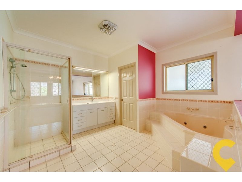 15 Walker Place, Pullenvale QLD 4069