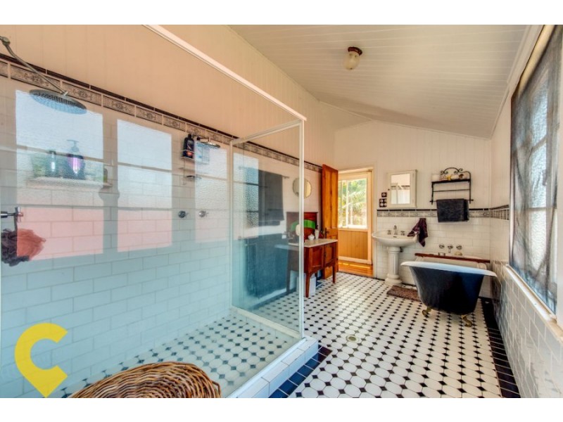 2 Ardoyne Road, Corinda QLD 4075