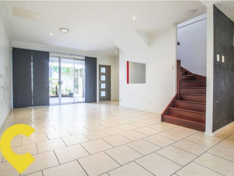 2/23 Curlew Street, Toowong QLD 4066