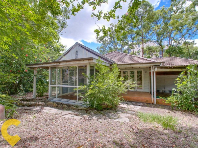 319 Carmody Road, St Lucia QLD 4067