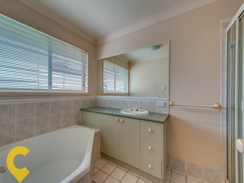 8 Foley Place, Sinnamon Park QLD 4073