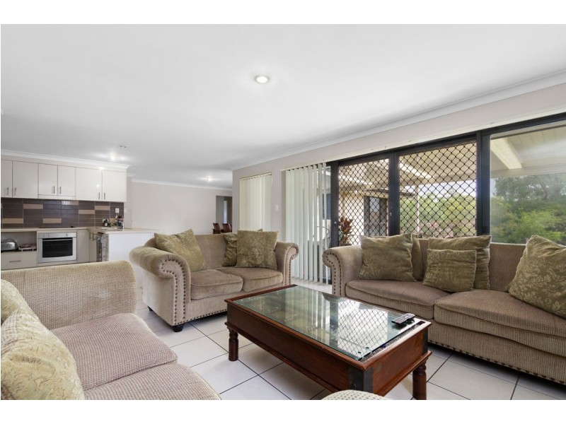 19 Brushwood Circuit, Forest Lake QLD 4078
